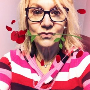 Meet your Posher, Risa